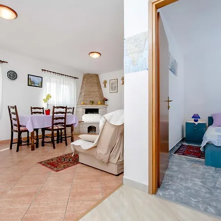House Dubravka Monfiorenzo Ferienhaus *